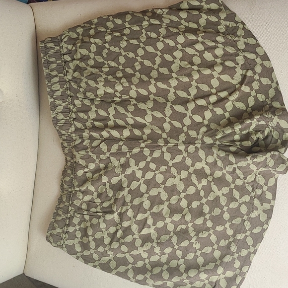 MICHAEL Michael Kors Green Patterned Rayon Shorts - Picture 6 of 6